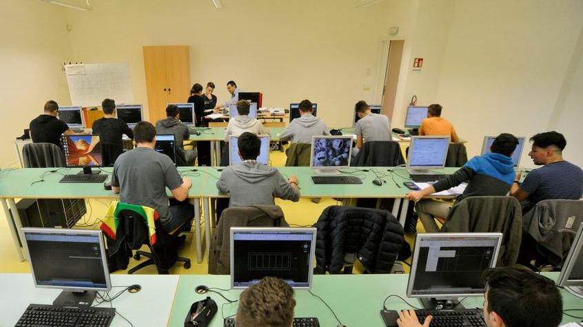 Liceo sulle barricate Iscrizione negata a cento studenti per l’assenza di aule