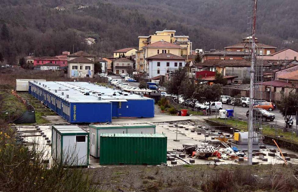 Nei container delle scuole i ragazzi trovano un topo 