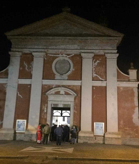 Ruba le offerte in chiesa Ladra subito scoperta 