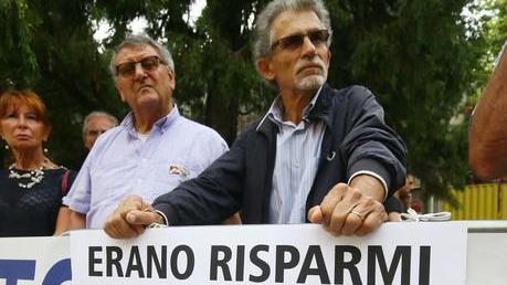 Rimborsi Carife, nel testo c’è un’aggiunta Marattin: così rimane il rischio esclusione