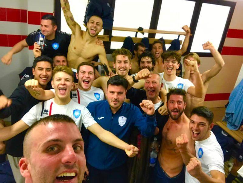 L'esultanza dei Giovani Via Nova per la vittoria della Coppa Toscana di Terza Categoria