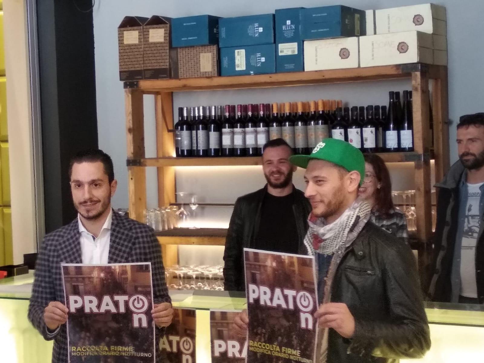 La presentazione della raccolta di firme al Caffè 21