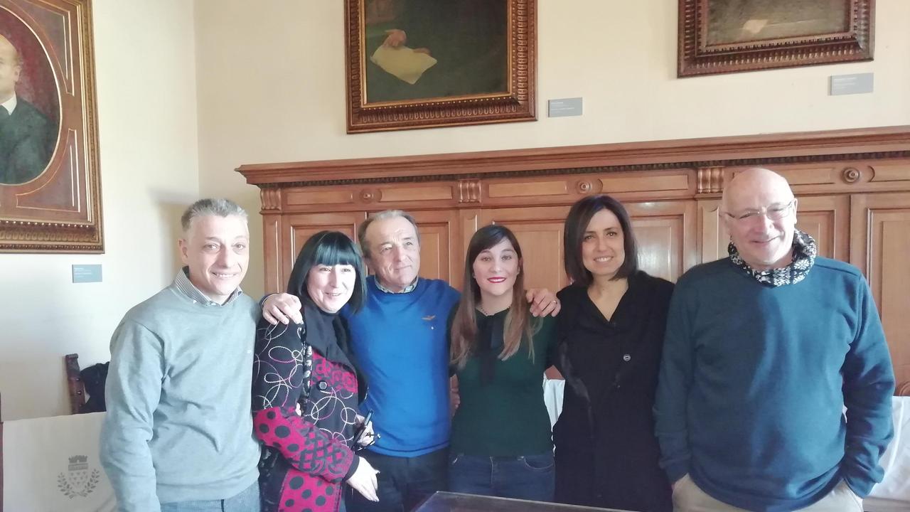 Milone rompe gli indugi e corre da solo per la poltrona di sindaco