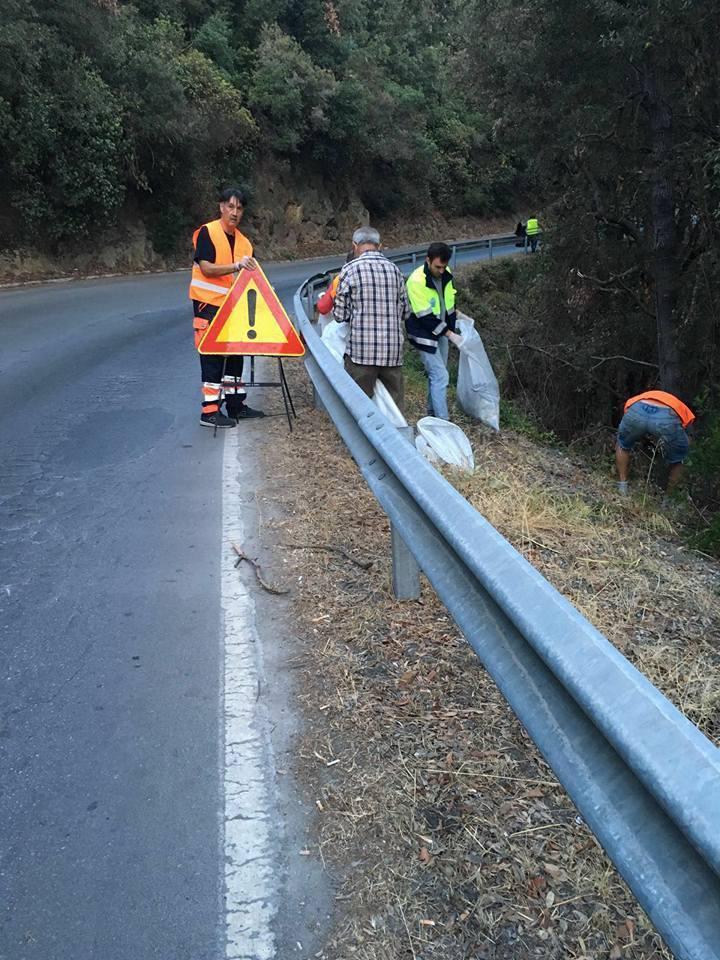 L’"aggiustatutto" Fornino copre le buche sulle strade 