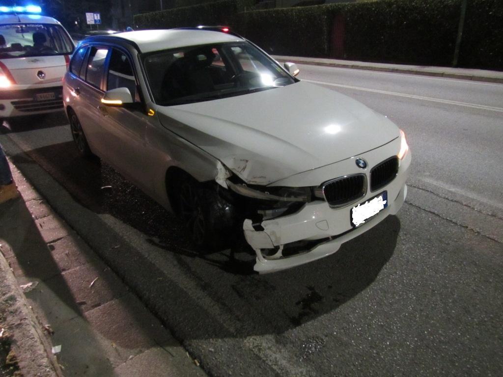 L'auto sequestrata all'automobilista denunciato per guida in stato d'ebbrezza