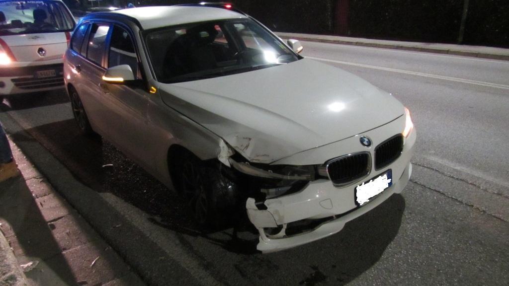 L'auto sequestrata all'automobilista denunciato per guida in stato d'ebbrezza