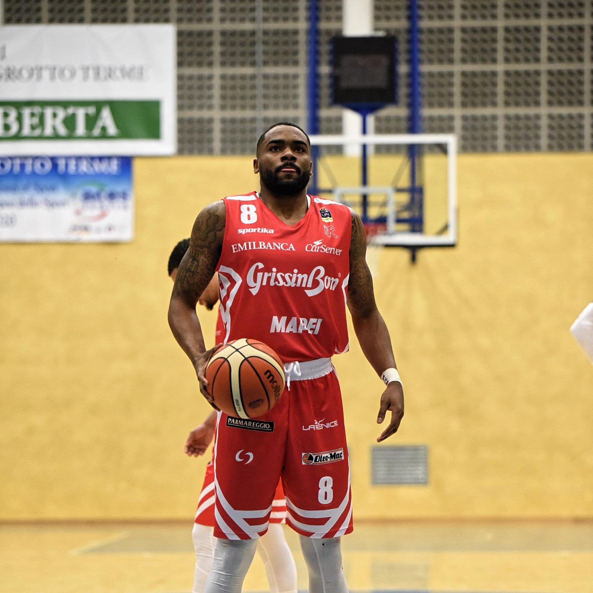 Il nuovo acquisto Patrick Richard al debutto in maglia Grissin Bon (foto Gerardo Paccaniella)