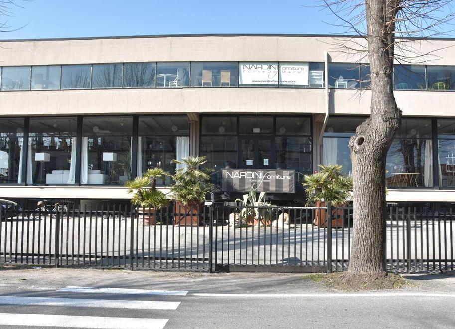 Il Comune chiude il laboratorio di Nardini 