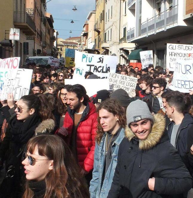 Il Comitato di nuovo in piazza e in pressing sugli studenti 