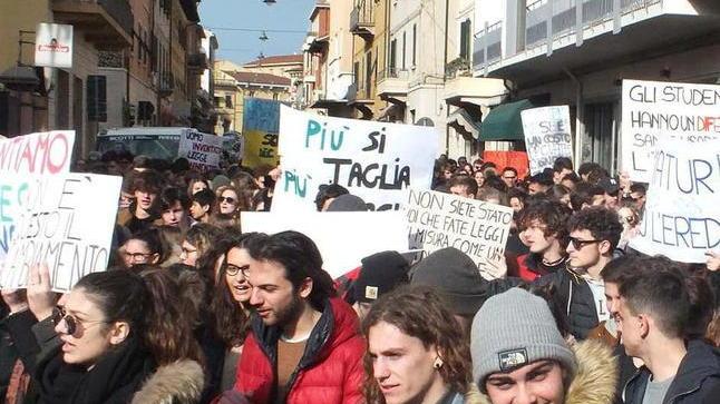 Il Comitato di nuovo in piazza e in pressing sugli studenti