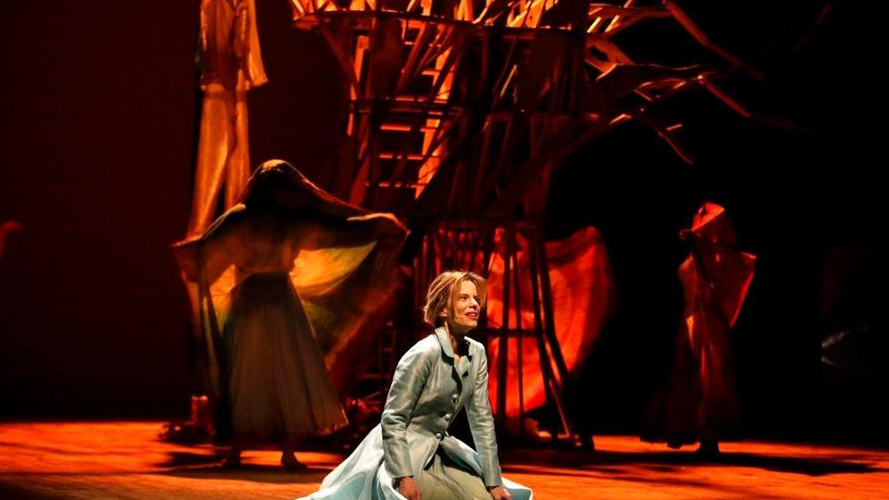 Sonia Bergamasco porta in scena il coraggio delle donne