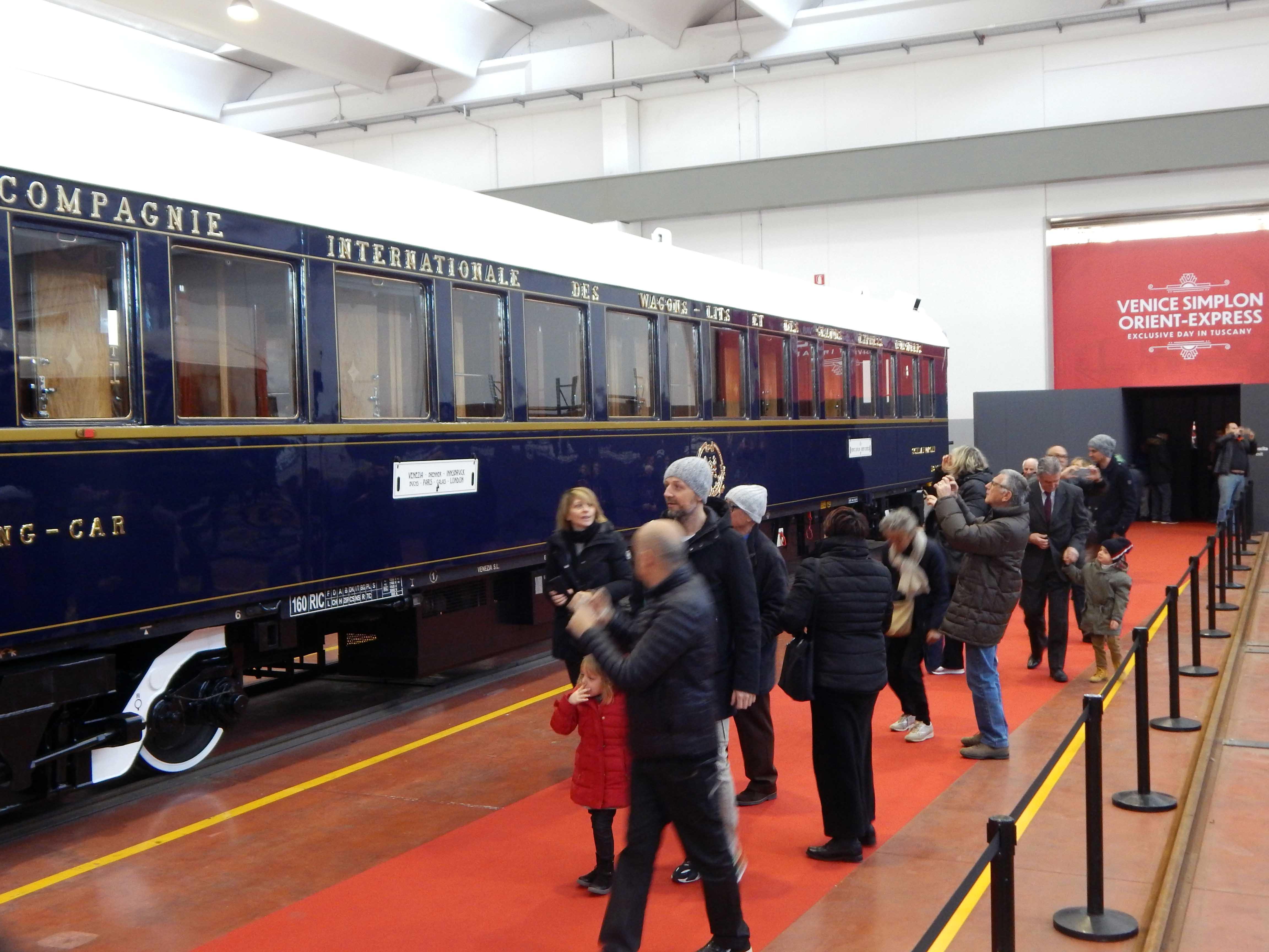 Orient Express a Livorno, in 5mila in visita sul treno emblema del lusso della Belle Epoque