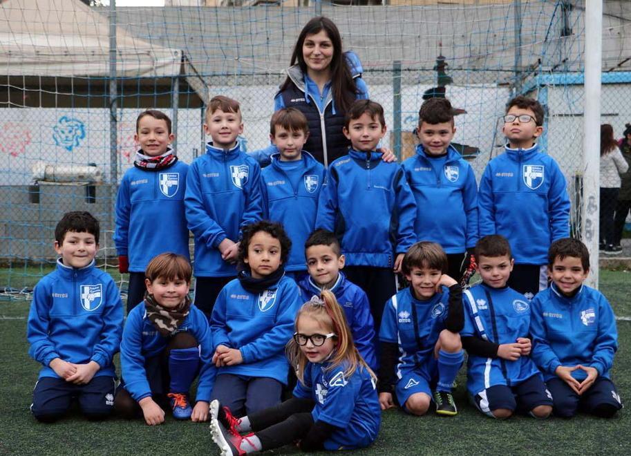 Studentessa e allenatrice dalle “punte” al pallone 