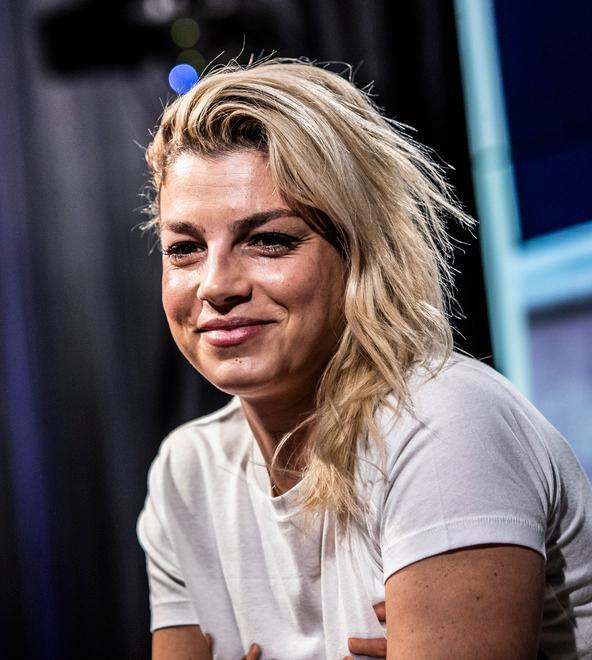 Emma replica agli insulti «Non sarò mai come voi»