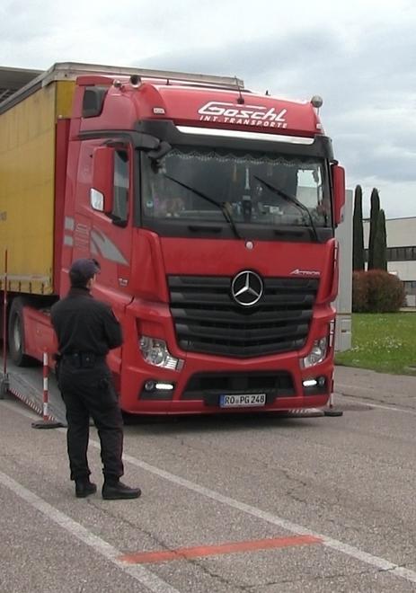 Si intestava e poi cedeva auto utilizzate per furti in tutta Italia 