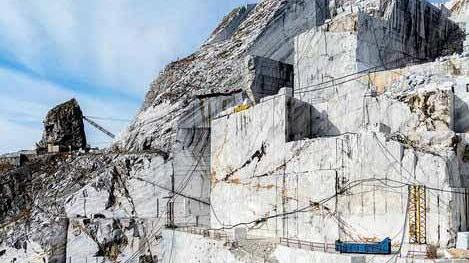 «Nelle cave dei detriti autorizzazioni illegittime»