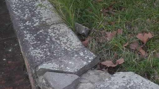 Vandali scatenati nell’area verde di Castelvecchio