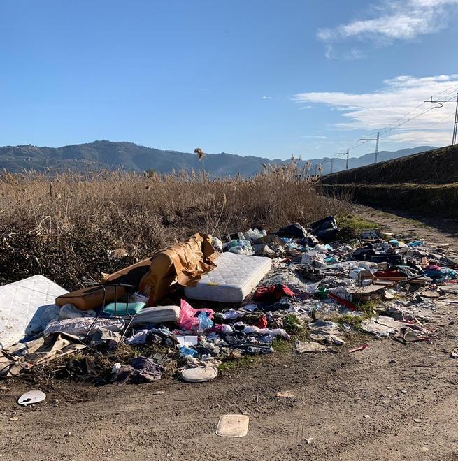 Ferrovie fa rimuovere la discarica abusiva Verrà chiusa l’area