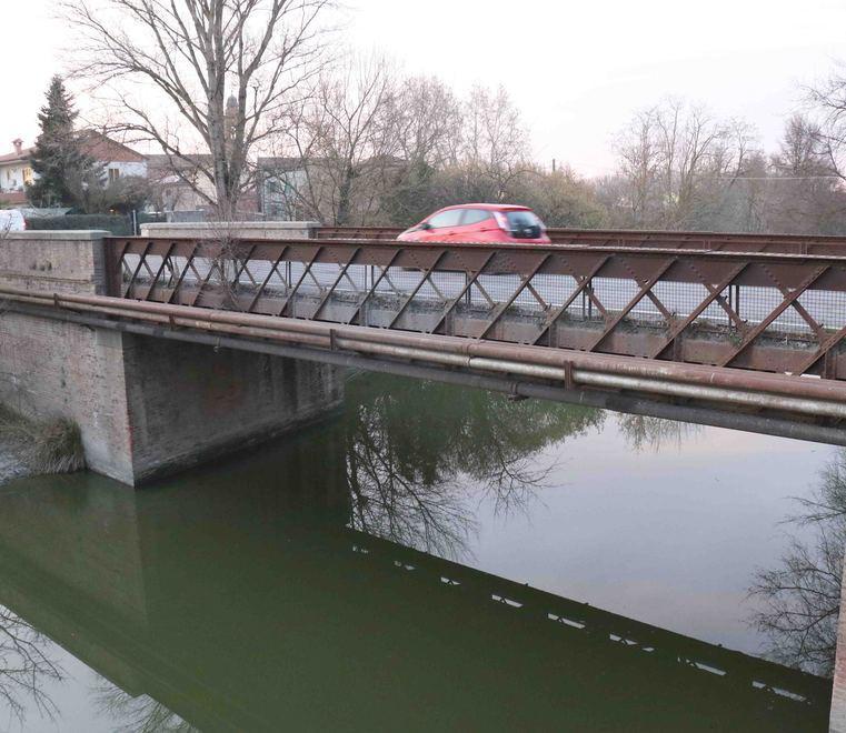 Un altro ponte da ricostruire. Via Modena sarà chiusa al traffico 