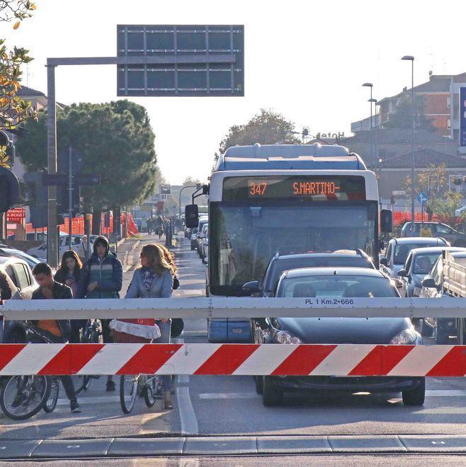 Slitta il cantiere metro Estate a senso alterno per via Bologna