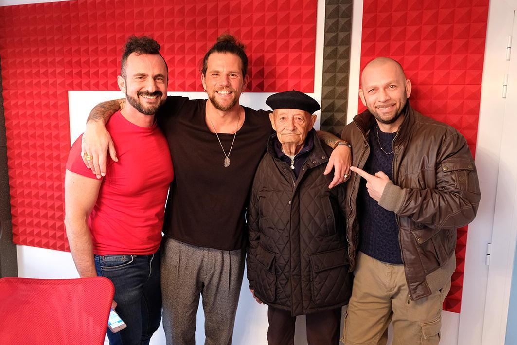 Nigiotti con nonno Ivo e lo staff di Radio Stop