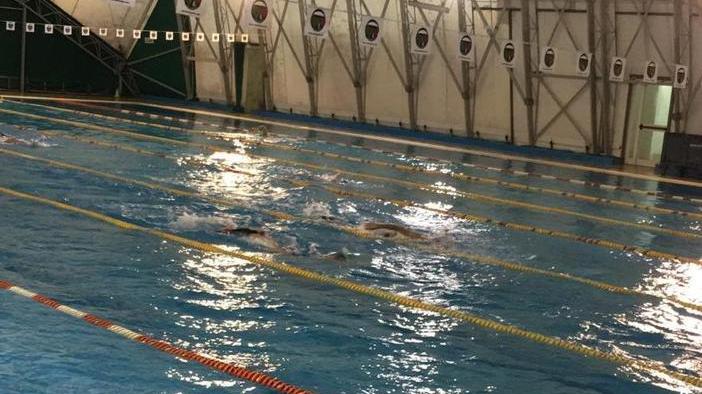 Riapre la piscina del Campone Stessi orari, cambia il telefono