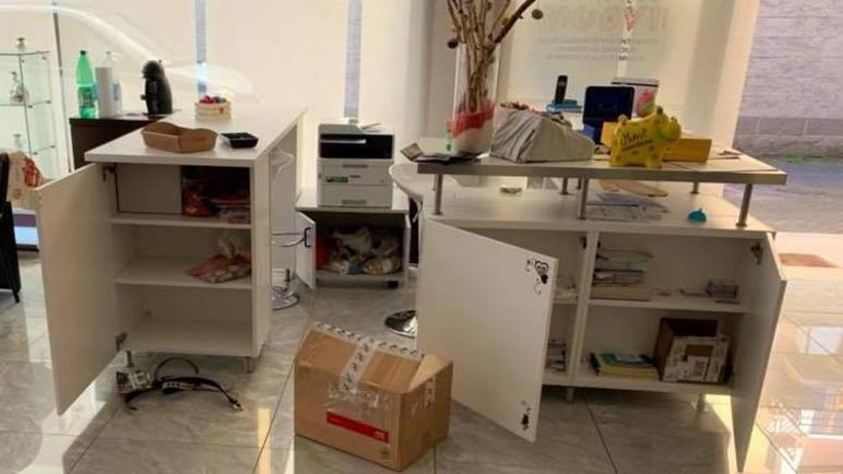 Ladri nella sede del doposcuola rubato pure il televisore dei bimbi