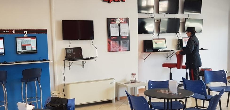 Sala scommesse illegale scattano denunce e multe 