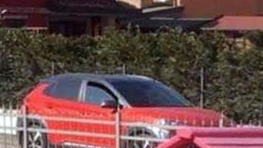 Scambiano Le Iene per ladri: momenti di tensione in strada