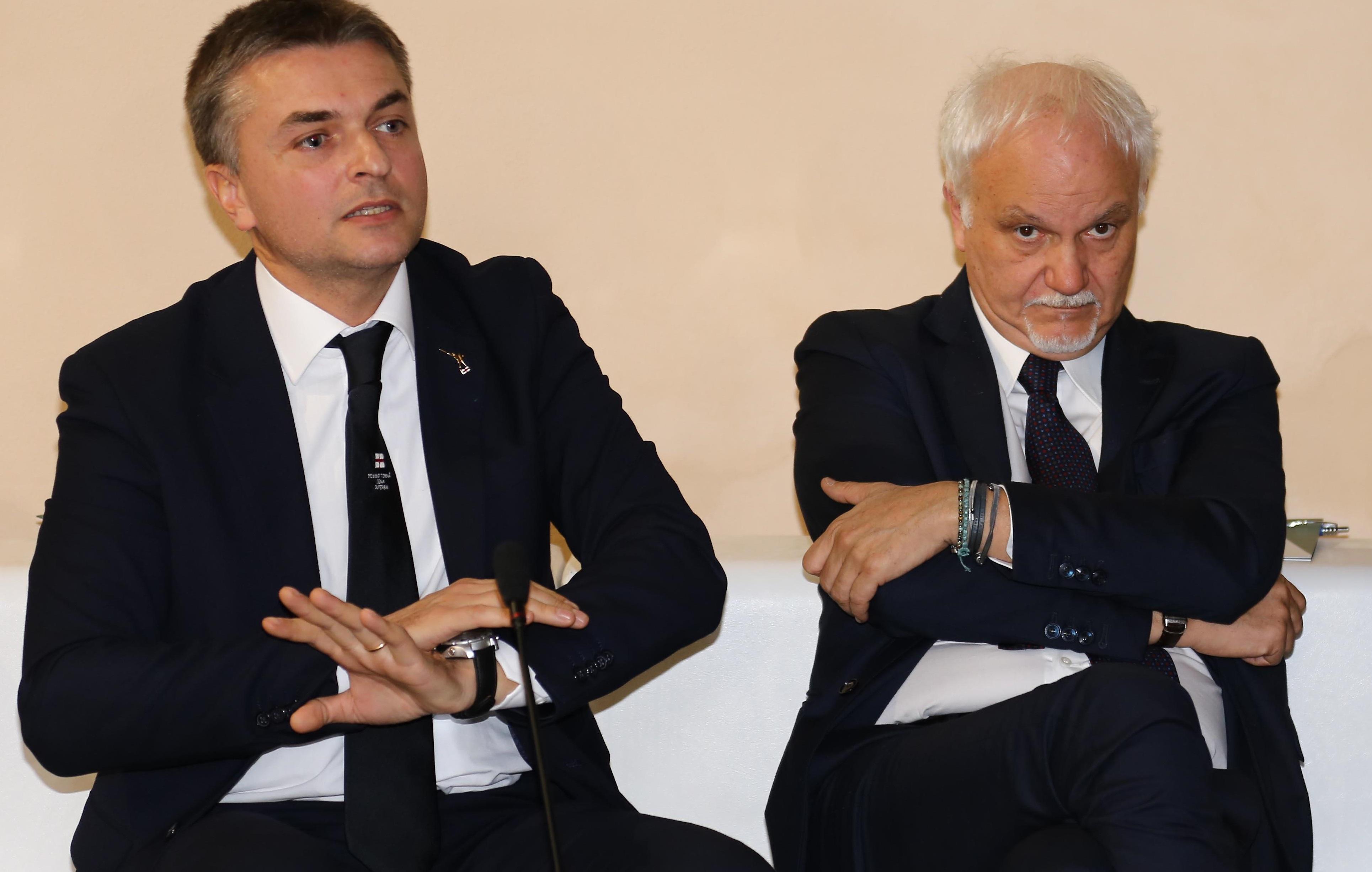 Il viceministro Edoardo Rixi e il presidente dell'Authority Stefano Corsini insieme a Livorno nei mesi scorsi a una iniziativa organizzata da Federmanager in Fortezza Vecchia