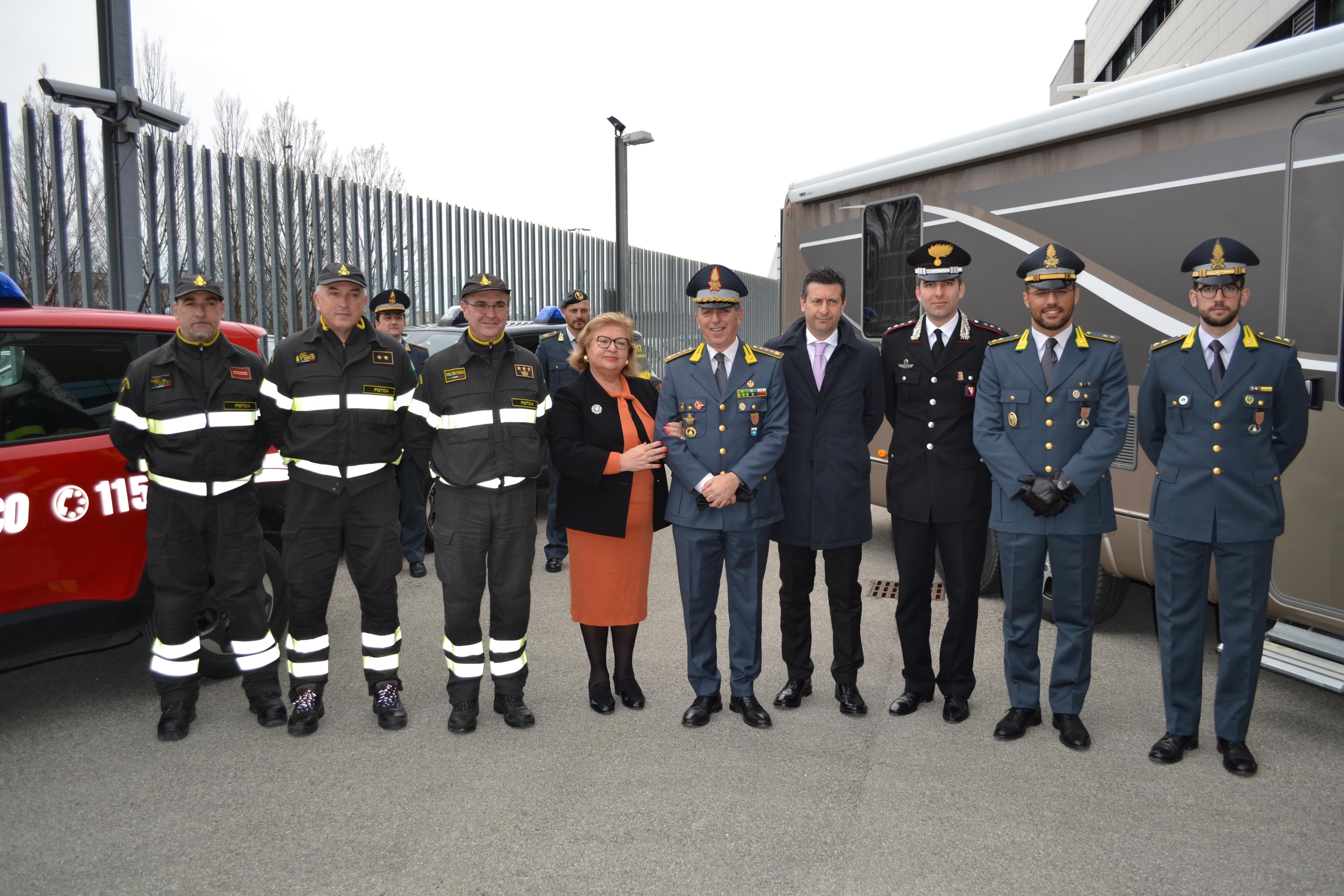 I comandanti di Guardia di finanza e Vigili del fuoco insieme alla prefetta  Emilia Zarrilli