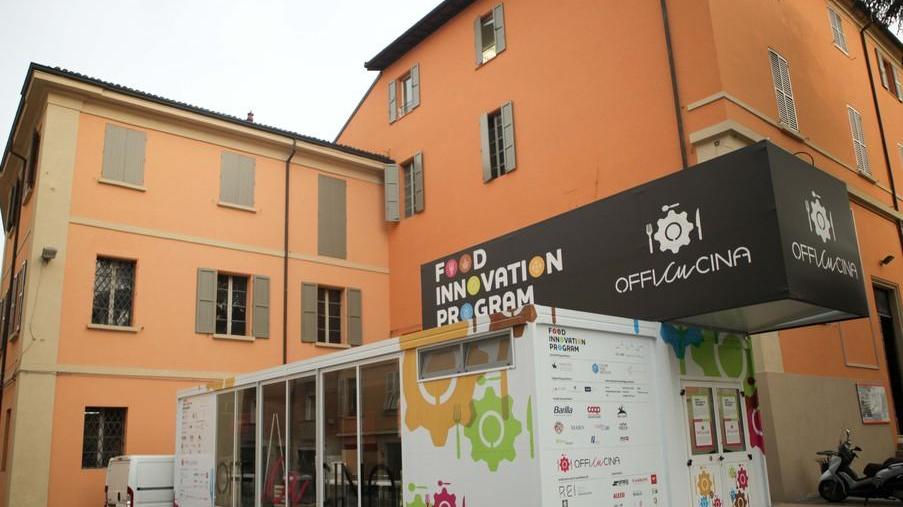 L’Officucina cambia posto: via il container dalla piazza