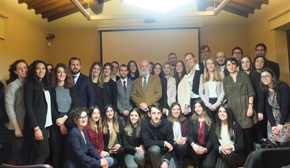 Trentacinque medici entrano nell’Ordine, ed è “valanga rosa” 