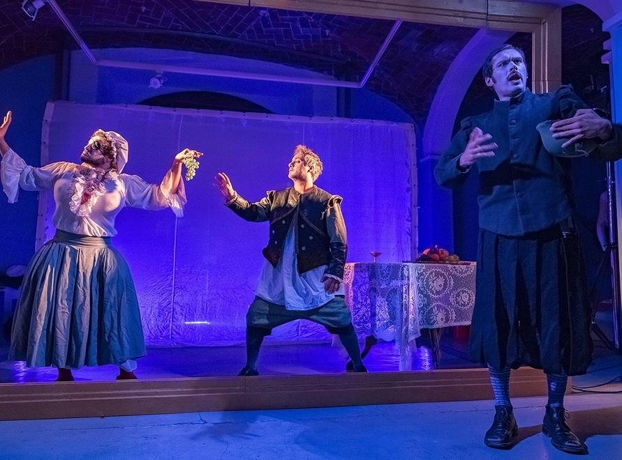 Arriva “Ubu Re Ubu Chi?” con la regia di Martini