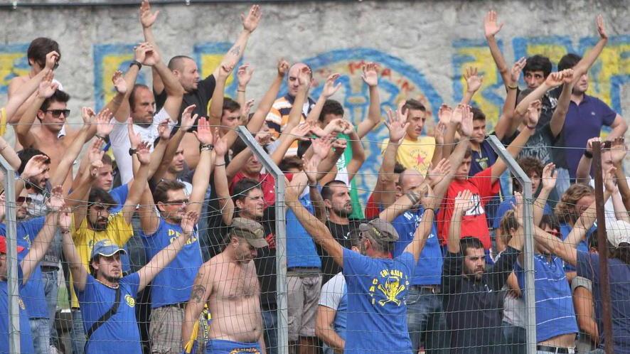 Carrara, i tifosi della Nord: ridateci casa nostra. Ma il Comune li gela: no comment sui tempi