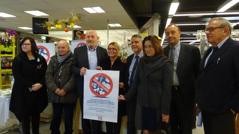 Si inaugura l’era senza plastica usa e getta, la rivoluzione parte da Unicoop Tirreno