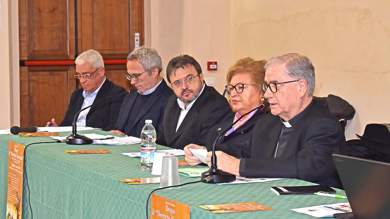 Il vescovo Tardelli: "Il decreto sicurezza non mi piace"