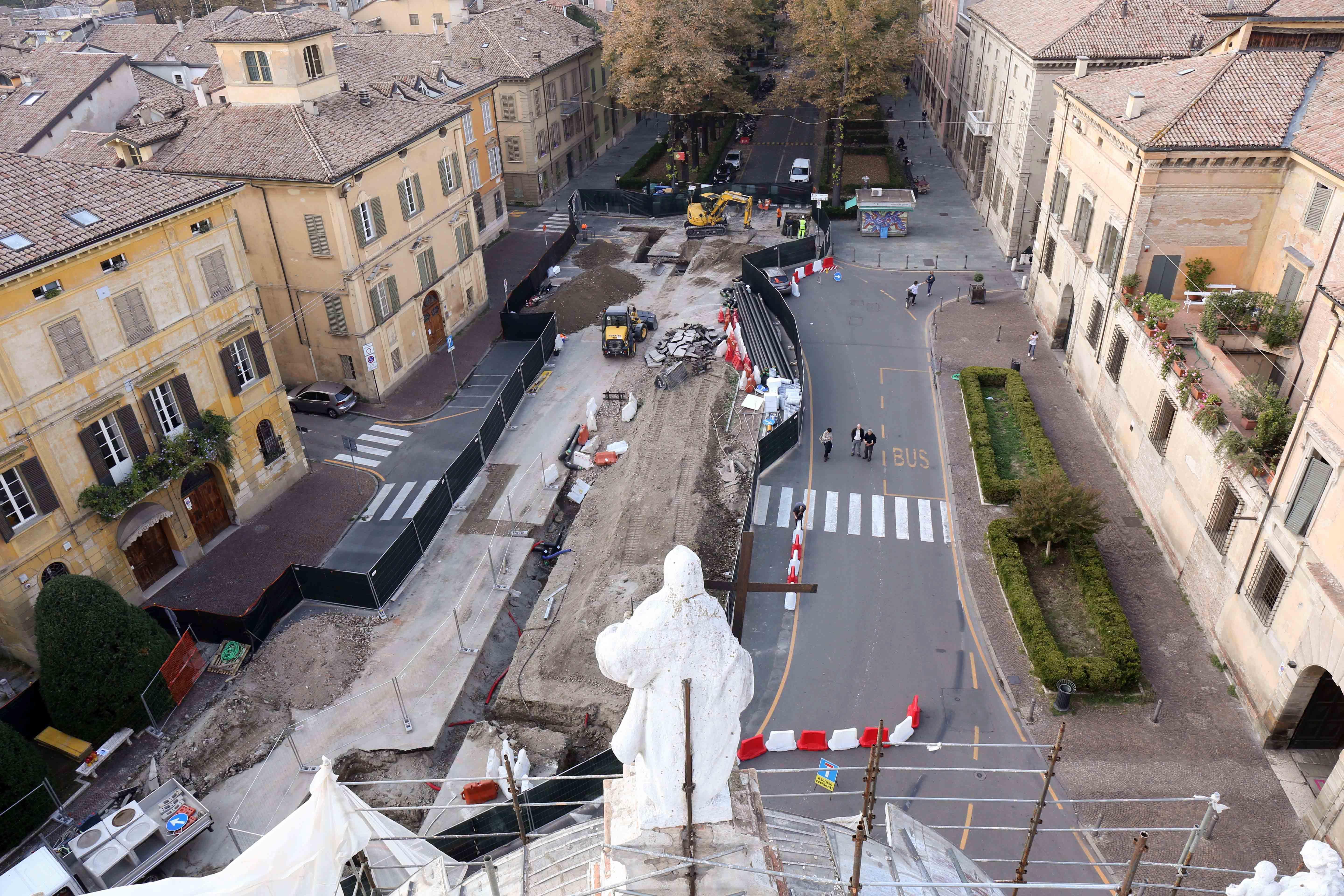 Pensare Corso Garibaldi come fosse un boulevard riservato solo ai pedoni 