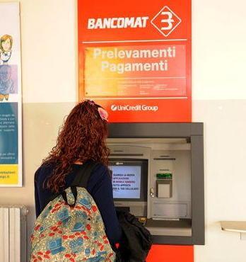 Ex impiegata postale condannata a tre anni per furto alle colleghe 