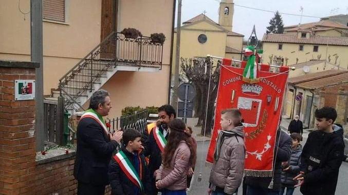 Giochi e spazio lettura nell’area intitolata a Pertini