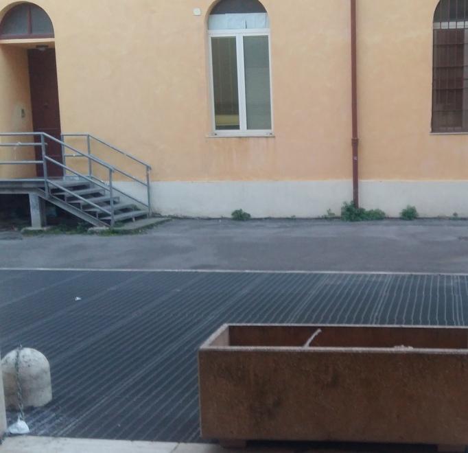 Spacciano in pieno giorno «Ho urlato loro di andarsene» 