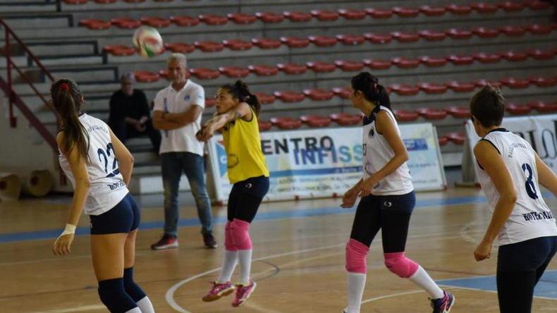 Derbyssimo al Palagolfo Follonica aspetta un 1978 in piena salute