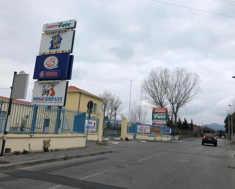 Via Grotta delle Fate chiusa per 13 mesi «Così mettete in ginocchio 50 negozi» 