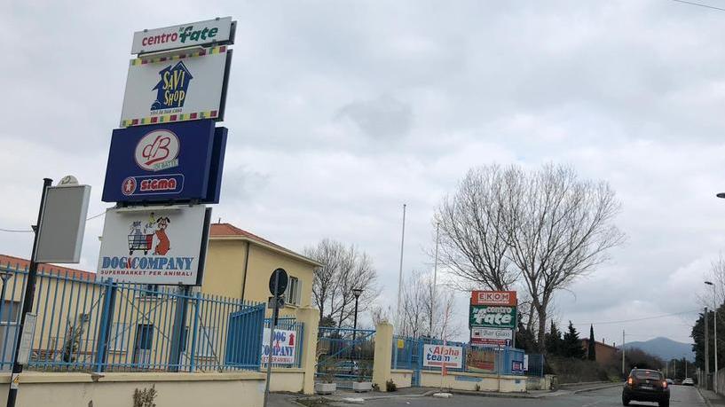 Via Grotta delle Fate chiusa per 13 mesi «Così mettete in ginocchio 50 negozi»