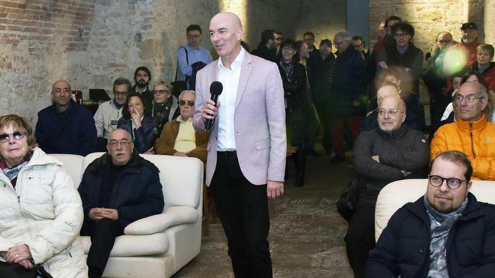 Salvetti debutta in cantina «Ridiamo il sorriso alla città»