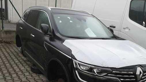 Smontano le ruote dal Suv: coppia di ladri presa dai carabinieri
