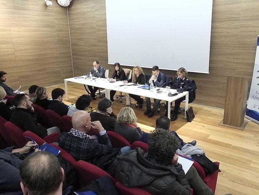 Lensi: «Gli abusivi nelle aree di sosta? Molestatori professionali, li mandiamo via» 