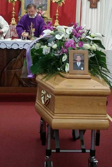  Tanta gente al funerale del titolare dell’Europa