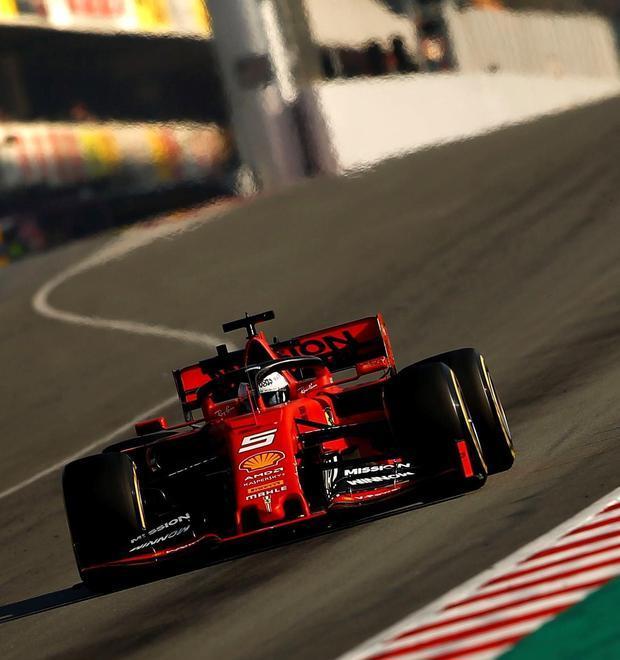 Vettel batte tutti Hamilton secondo nel test spagnolo 