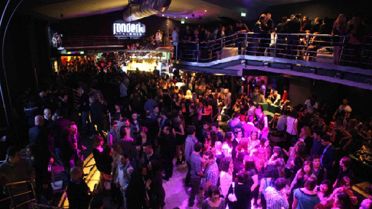 Reggio Emilia, vuole usare lo spray urticante in discoteca: minore fermato e denunciato